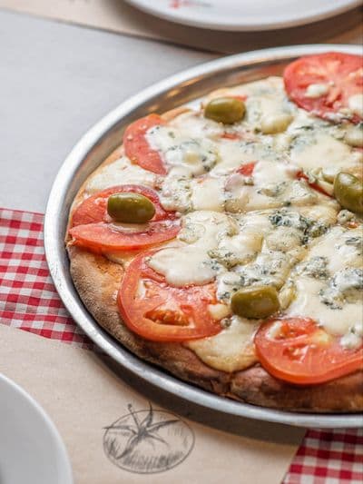Pizza napolitana con roquefort