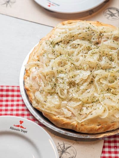 Pizza fugazza mozzarella