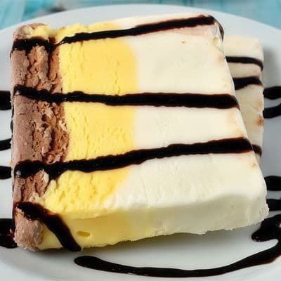 Postre tricolor sin pionono