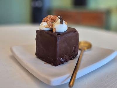 Bombón biscuí de chocolate