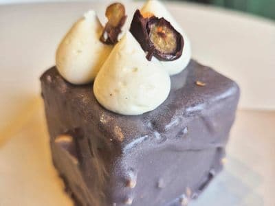 Bombón biscuí de frutos rojos