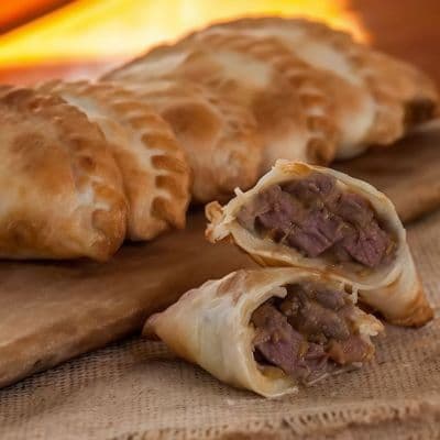 Empanada de carne a cuchillo