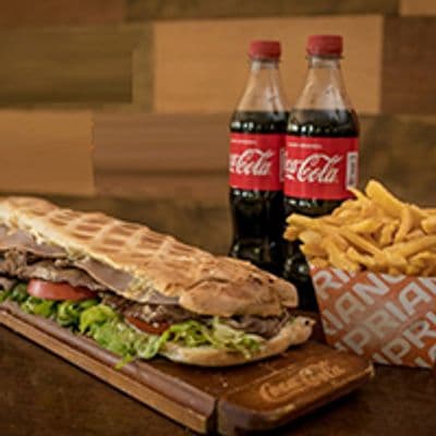 Combo - Súper lomito + Papas fritas + 2 Gaseosas línea Coca Cola 500 ml