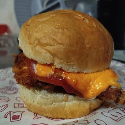 Burger crispy chicken+ papas