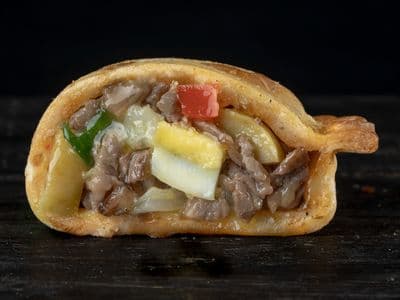 Empanada De Carne Con Aceituna