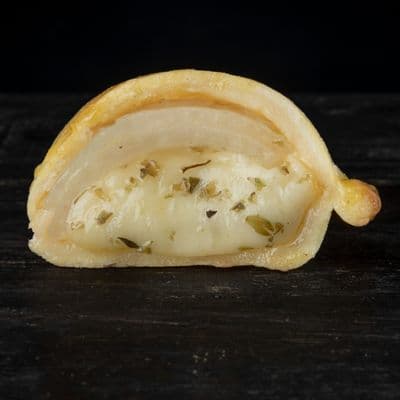 Empanada De Cebolla Y Queso