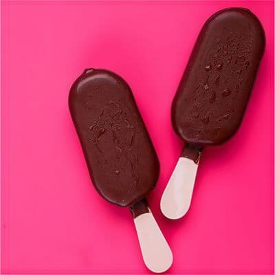 Helado masiro con baño de chocolate