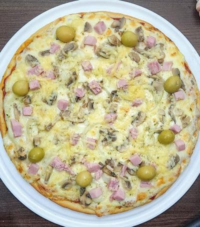 Pizza De Champiñones