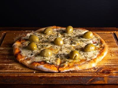 Pizza muzzarella (8 porciones)
