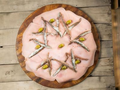 Pizza súper con anchoas