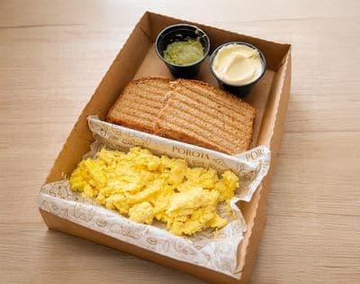 TOSTON DE QUESO PALTA Y HUEVO