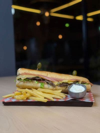 Promocion para 1 persona - Pachata especial Grande + fritas + mayo de ajo